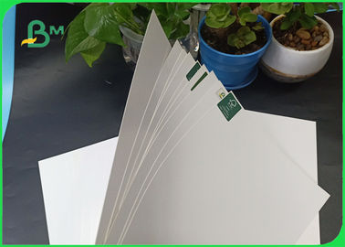 100% Wood Pulp Good Folding And Stiffness 250 To 400g Glossy Art Paper / Card  Paper